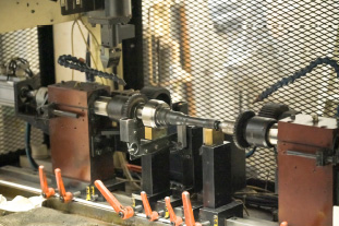 半自動歪矯正機